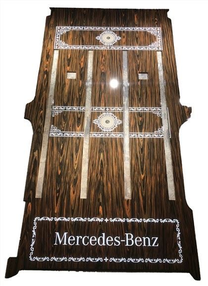 רצפת רכב פנים רכב